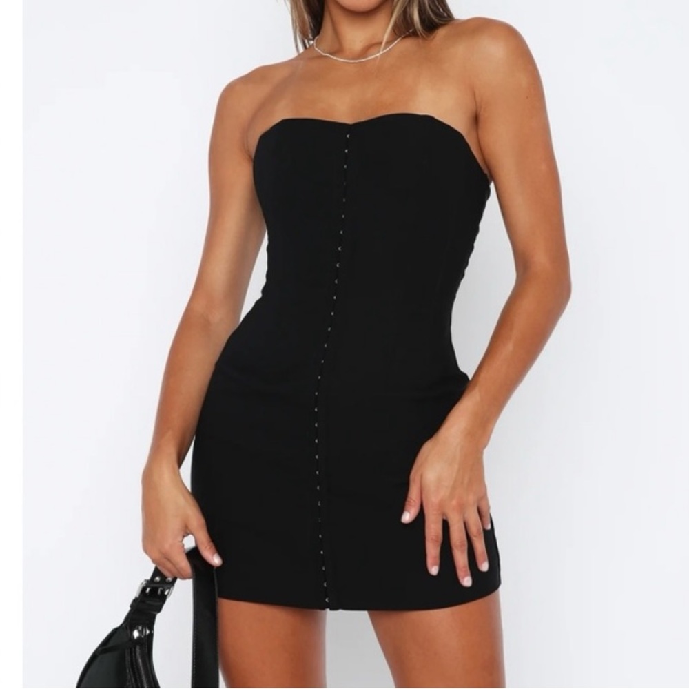 White Fox Boutique Black Strapless Front-Button Mini Dress